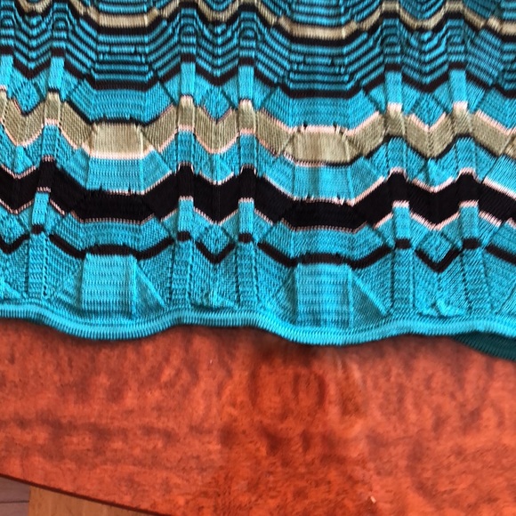 Top - Picture 2 of 11